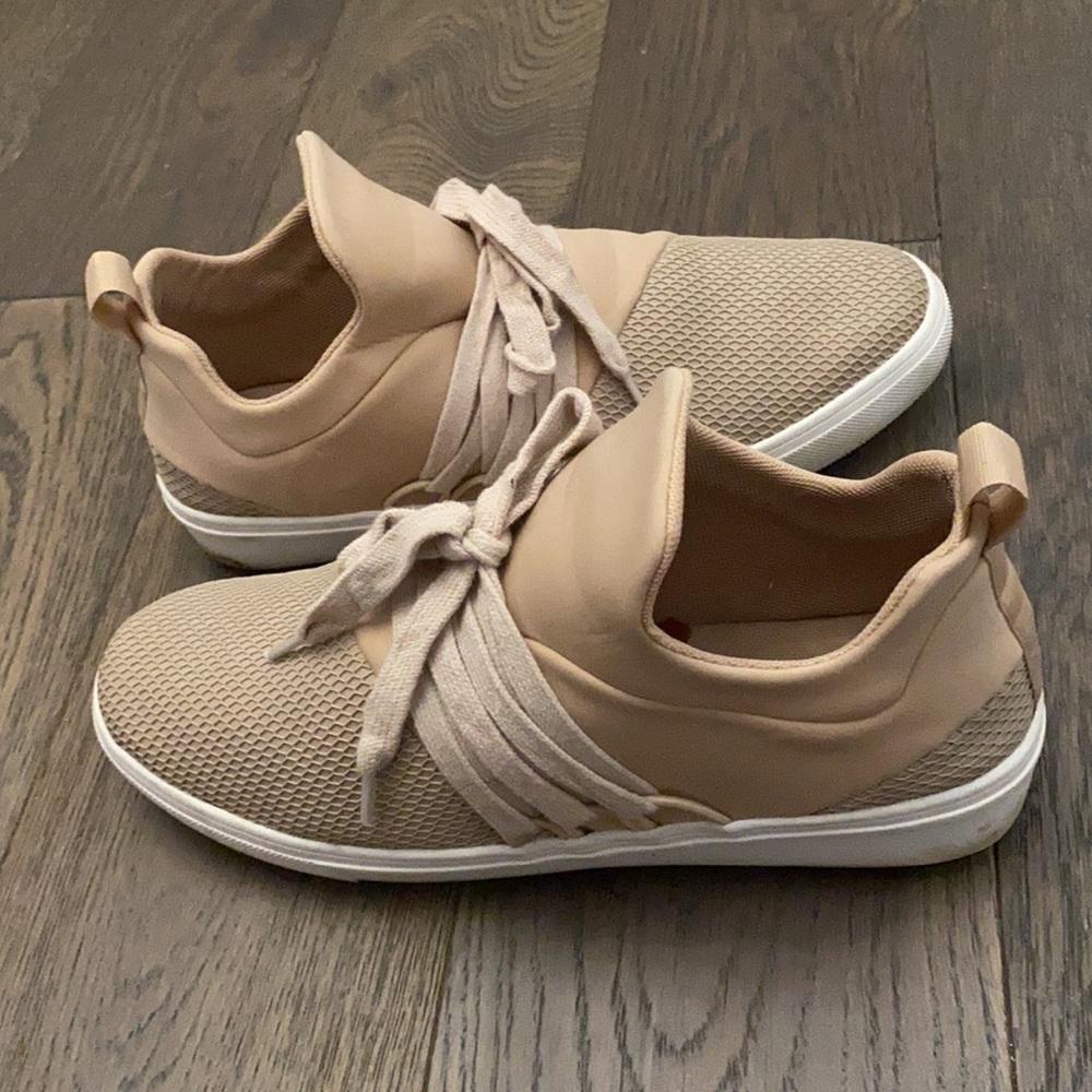 Shoes - Picture 2 of 3